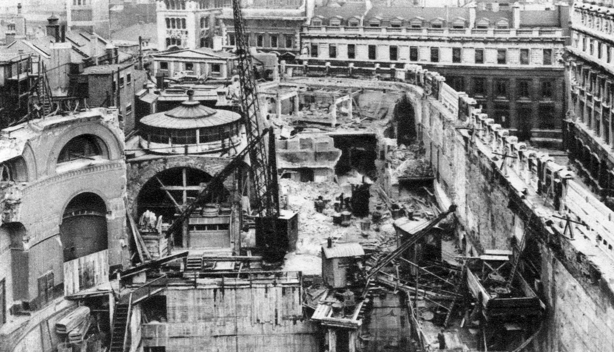 Banka, jak je vidět ze střechy Royal Exchange, Londýn, 1926-1927. od Joel
