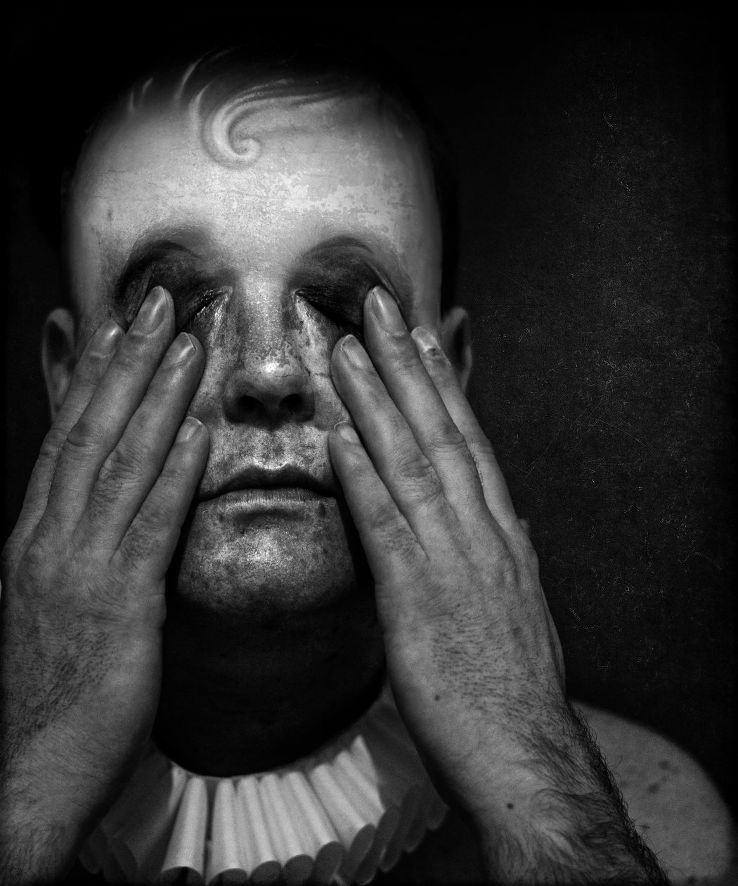 Smrt klauna (seriál), 2016 (manipulace s fotografiemi) od Johan Lilja