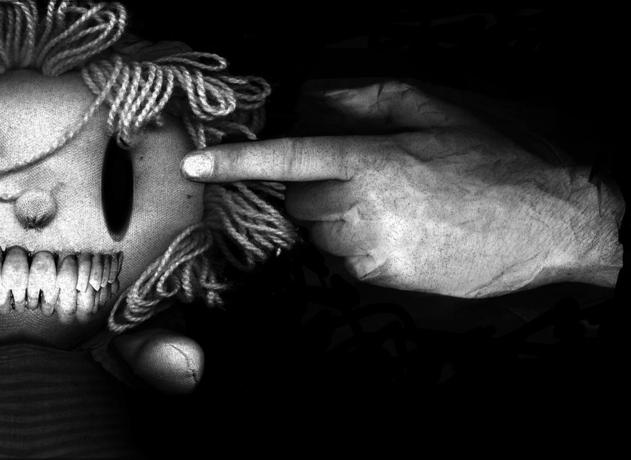 Bang, 2013 (manipulace s fotografiemi) od Johan Lilja