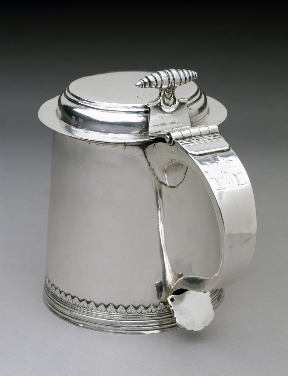 Tankard, c. 1692-1734 (stříbro) od Johannis Nys