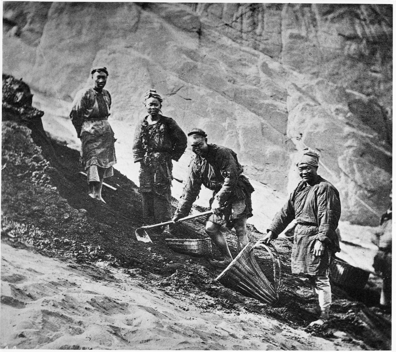 Čínští uhelní horníci, kolem 1867-72 od John Thomson