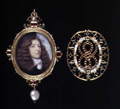No.3863 Miniatura neznámého muže, ve zlatém a zdobeném rámu a přebalu, cca 1660 (vellum) od John (attr. to) Hoskins