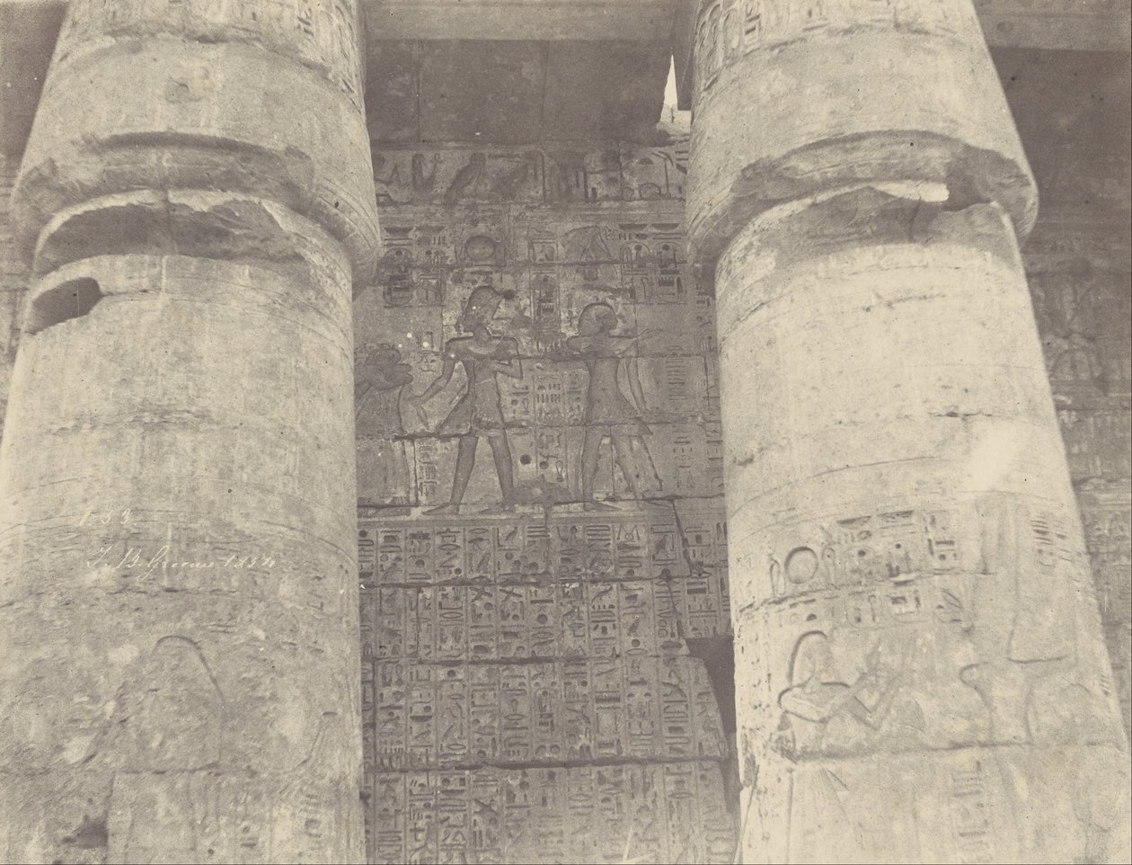 Medinet Habu, palác Ramses Méïamoun, levá zeď od John Beasly Greene
