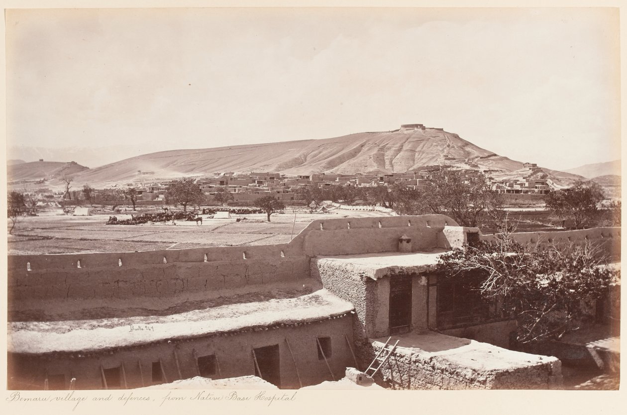 Vesnice Bemaru a obrana z původní základní nemocnice, 1879 od John Burke