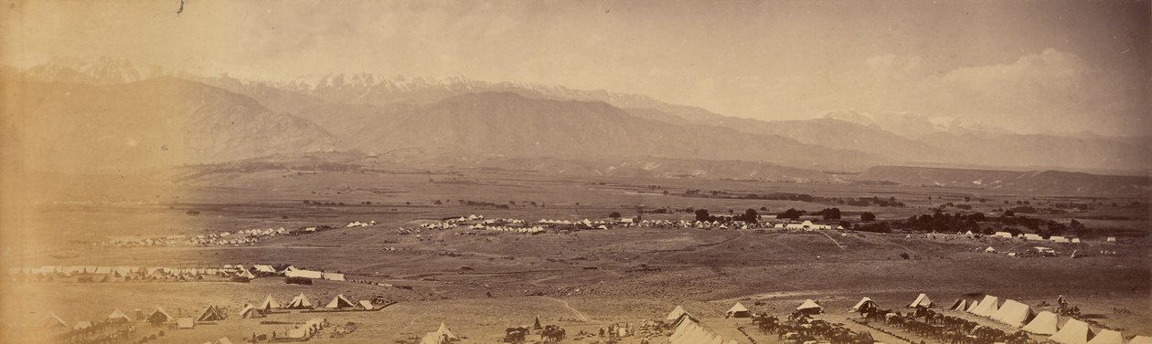 Panorama tábora Safed Sang z 51. tábora, Safed Koh v dálce od John Burke