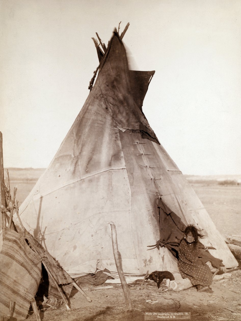 Oglala dívka sedící před Tipi od John C. H. Grabill
