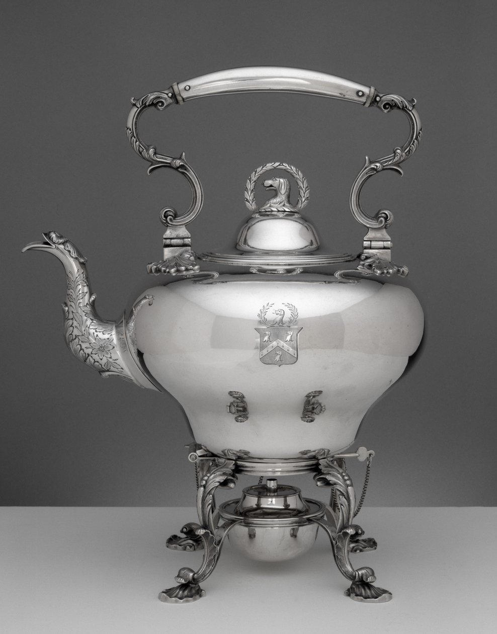 Rychlovarná konvice na stojanu, c. 1827-1843 (stříbro) od John Chandler Moore