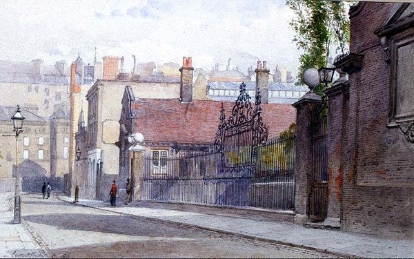 Emmanuel Hospital, Buckingham Gate, pohled z ulice od John Crowther