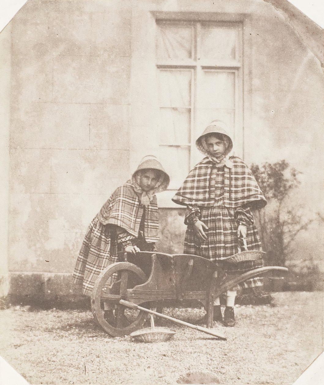 Elinor a Lucy Llewelyn, 1853-56. od John Dillwyn Llewelyn