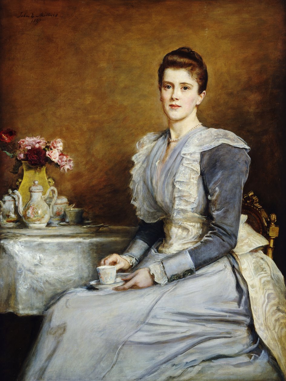 Portrét paní Joseph Chamberlainové, sedící ze tří čtvrtin u čajového stolku, v šedobílých šatech, 1891 od John Everett Millais