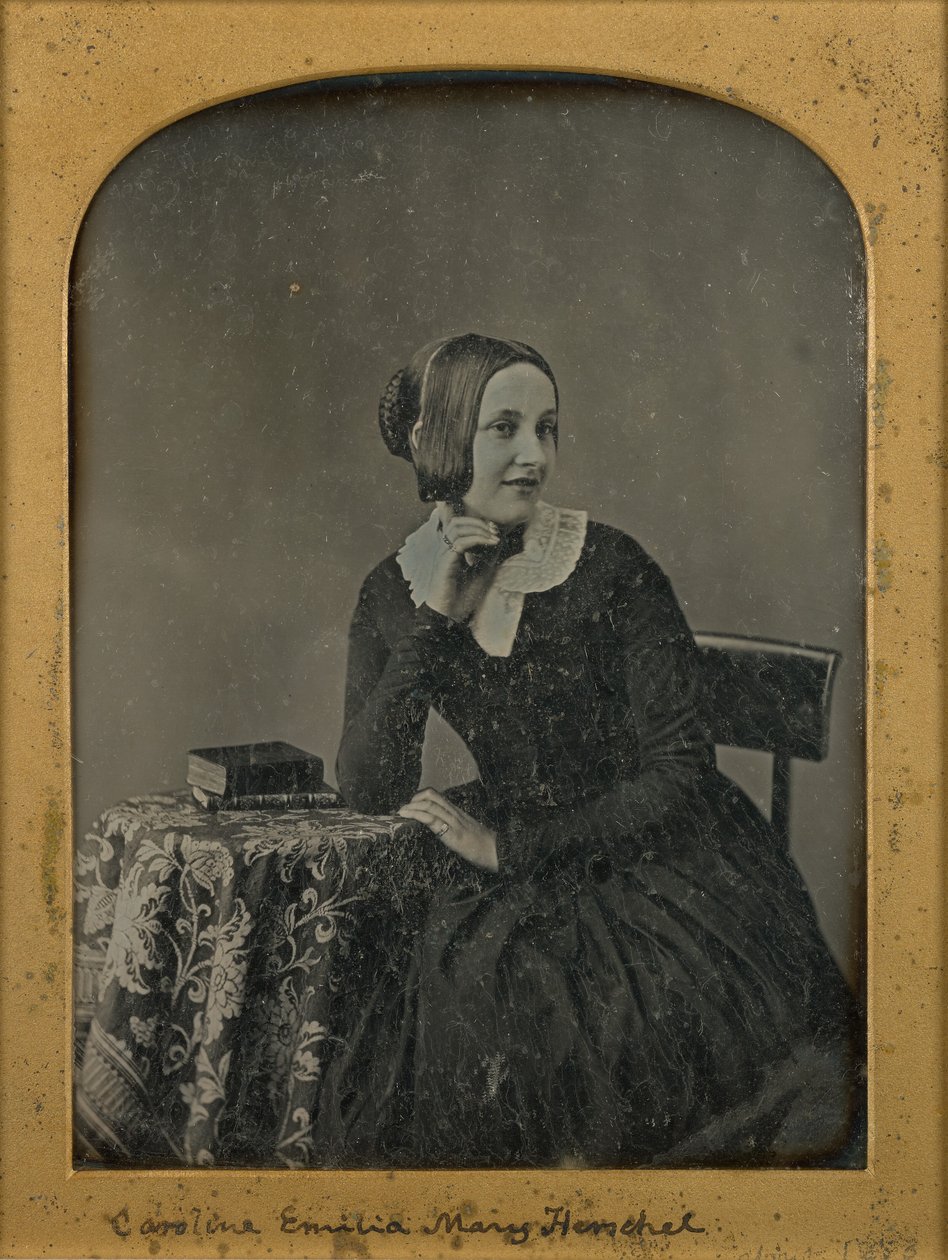 Portrét Caroline Emilie Mary Herschelové od John Jabez Edwin Mayall