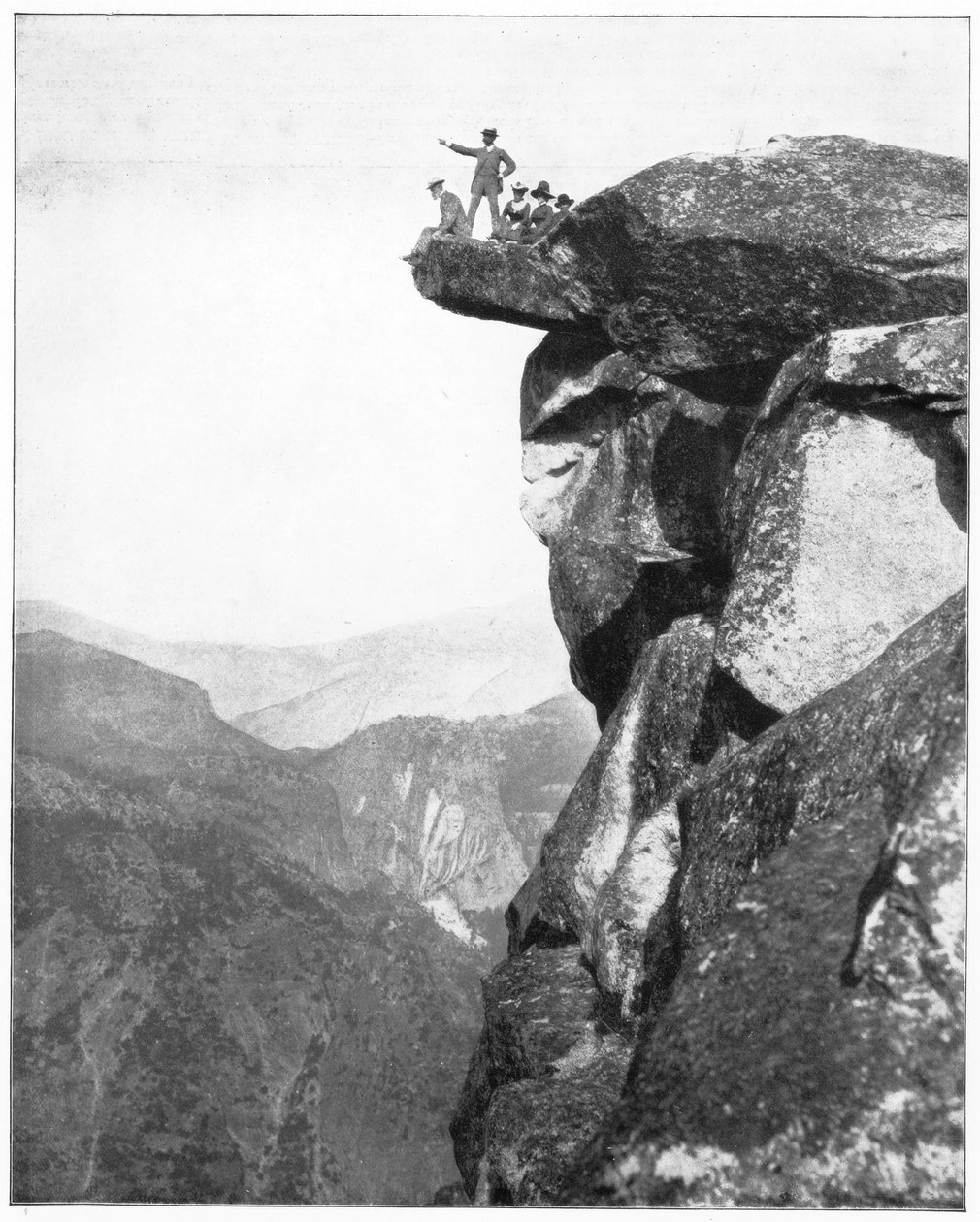 Glacier Point, Yosemite Valley, Kalifornie, USA, konec 19. století. od John L. Stoddard