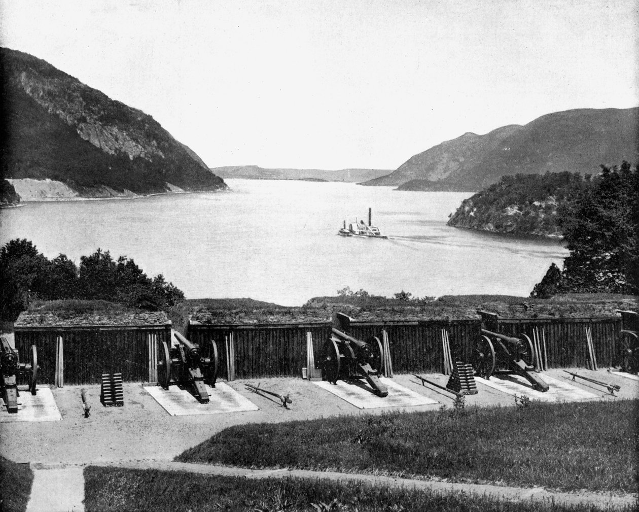 Po řece Hudson z West Point, New York, USA, 1893. od John L. Stoddard