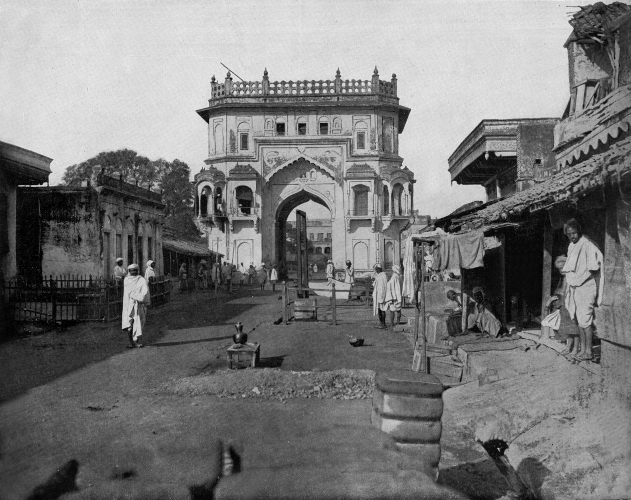 Lucknowova brána v Indii c. 1890 (černobílá fotografie) od John Lawson Stoddard