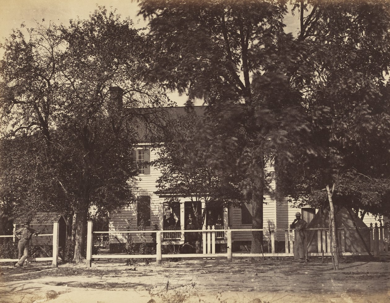 Aiken House, na Weldon Railroad, Virginia., únor 1865 (tisk abumen připevněný na tkaný papír) od John Reekie