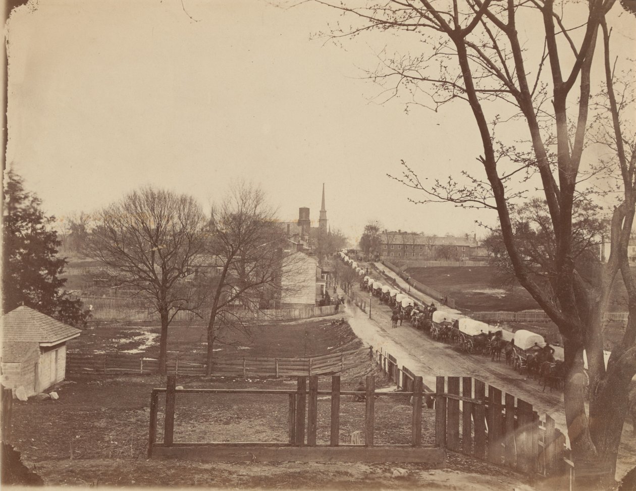 Vlak armádních vozů vjíždějící do Petrohradu, Virginie, duben 1865 (foto) od John Reekie