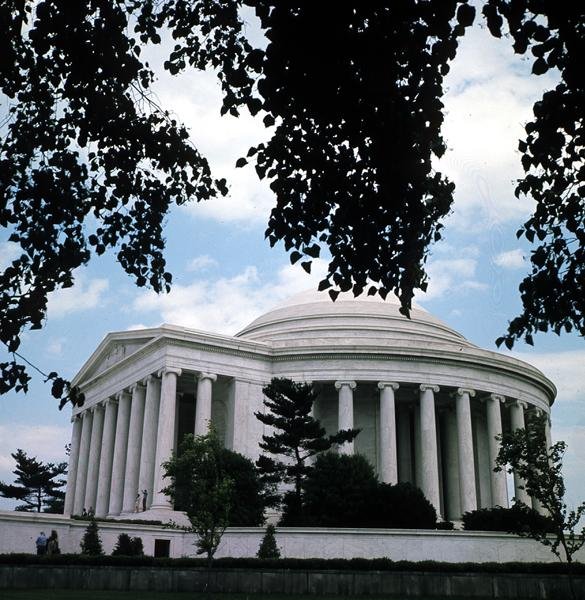 Jeffersonův památník, postavený v letech 1938-43 od John Russell Pope