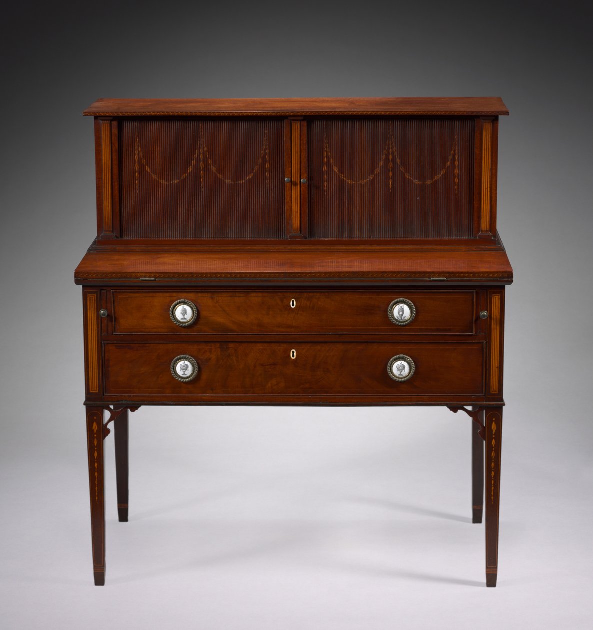 Tambour Desk, cca 1800 od John Seymour