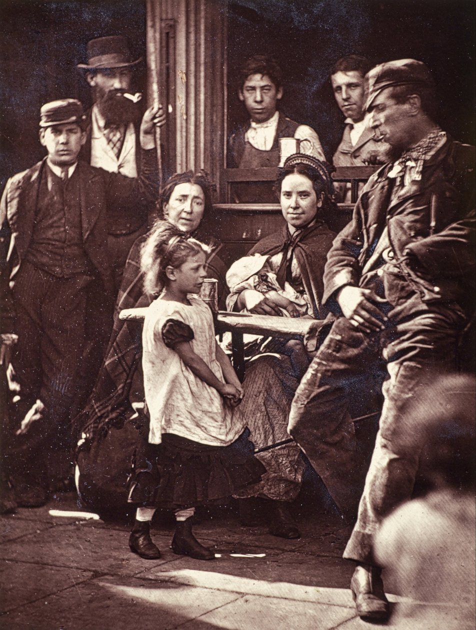 "Hookey Alf" z Whitechapelu od John Thomson