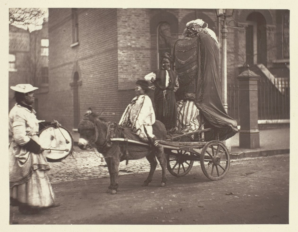Listopadové podobizny od John Thomson