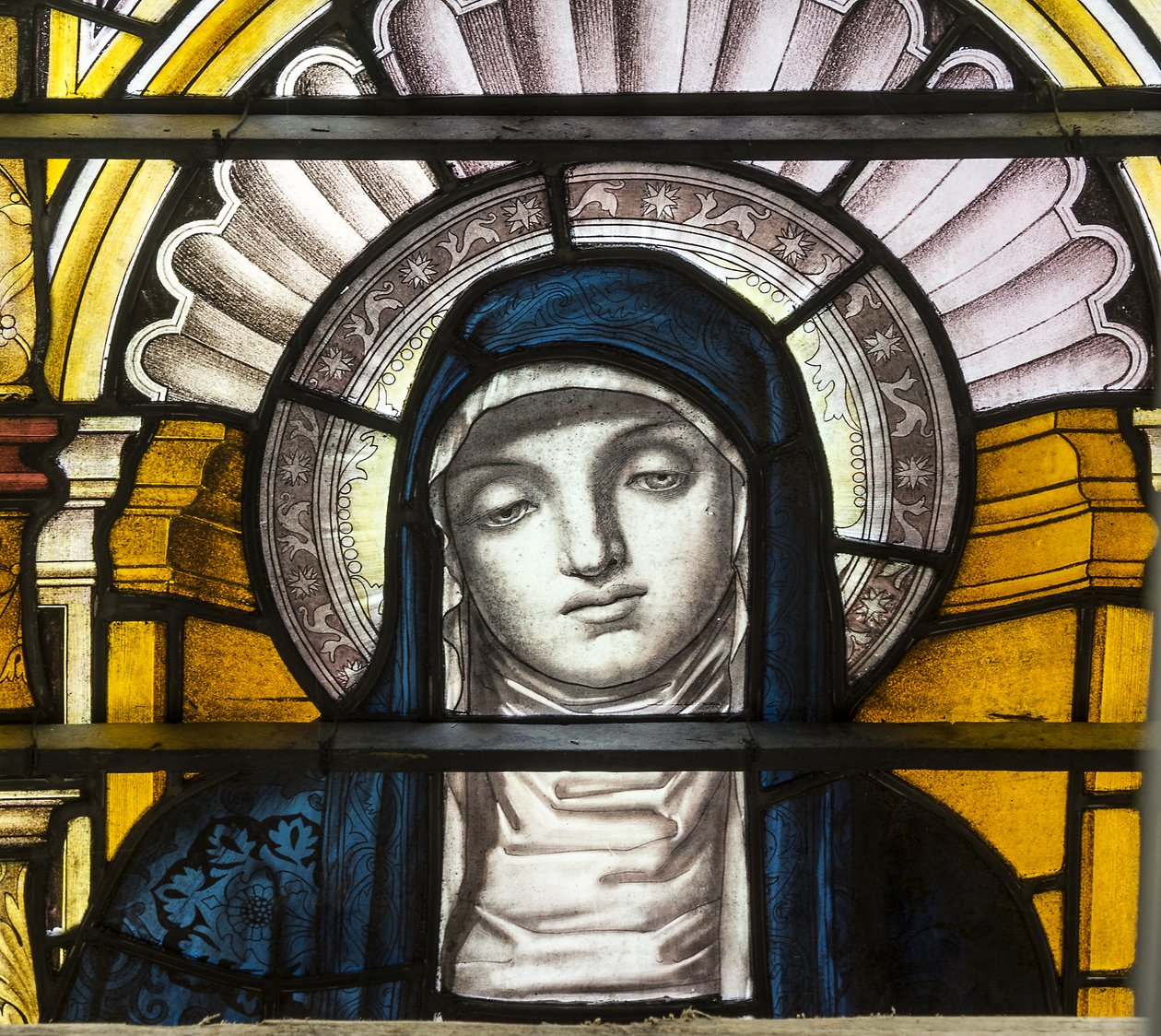 Oxford, Trinity College, James Powell & Sons, John William Brown (1842-1928), The Blessed Virgin Mary, 1885 od John William Brown
