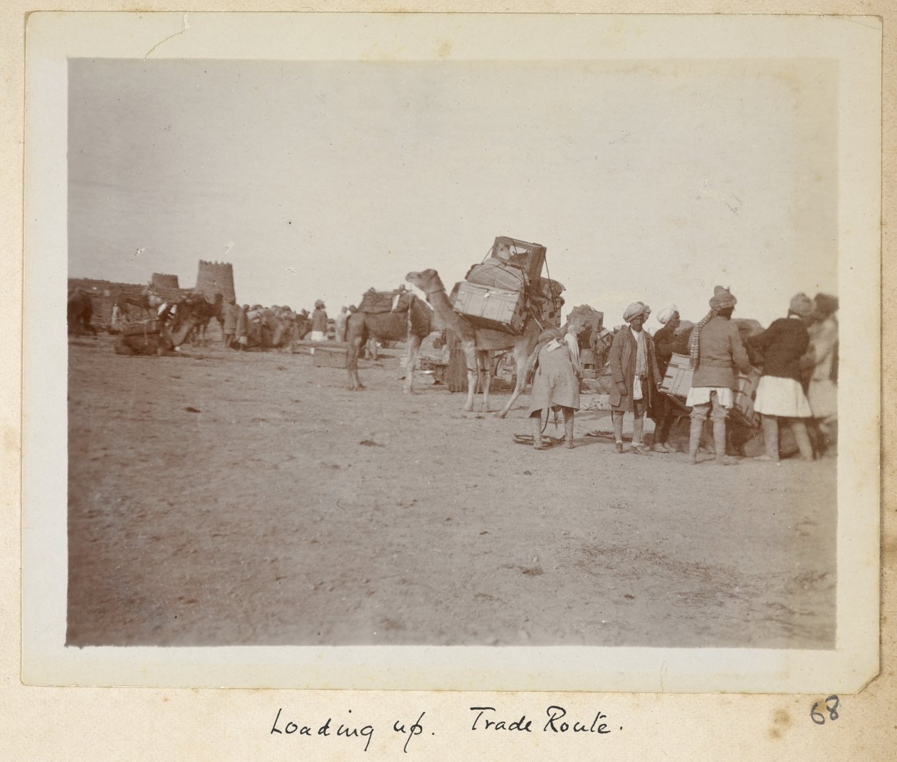 Provincie Razavi Khorasan, Írán, kolem roku 1908 (černobílá fotografie) od John Williams Watson