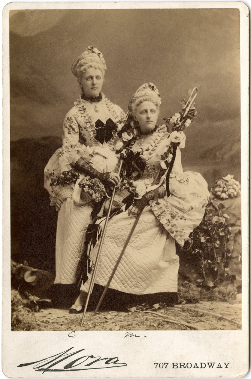 Rives Twins (sépiový potisk) od José Maria Mora