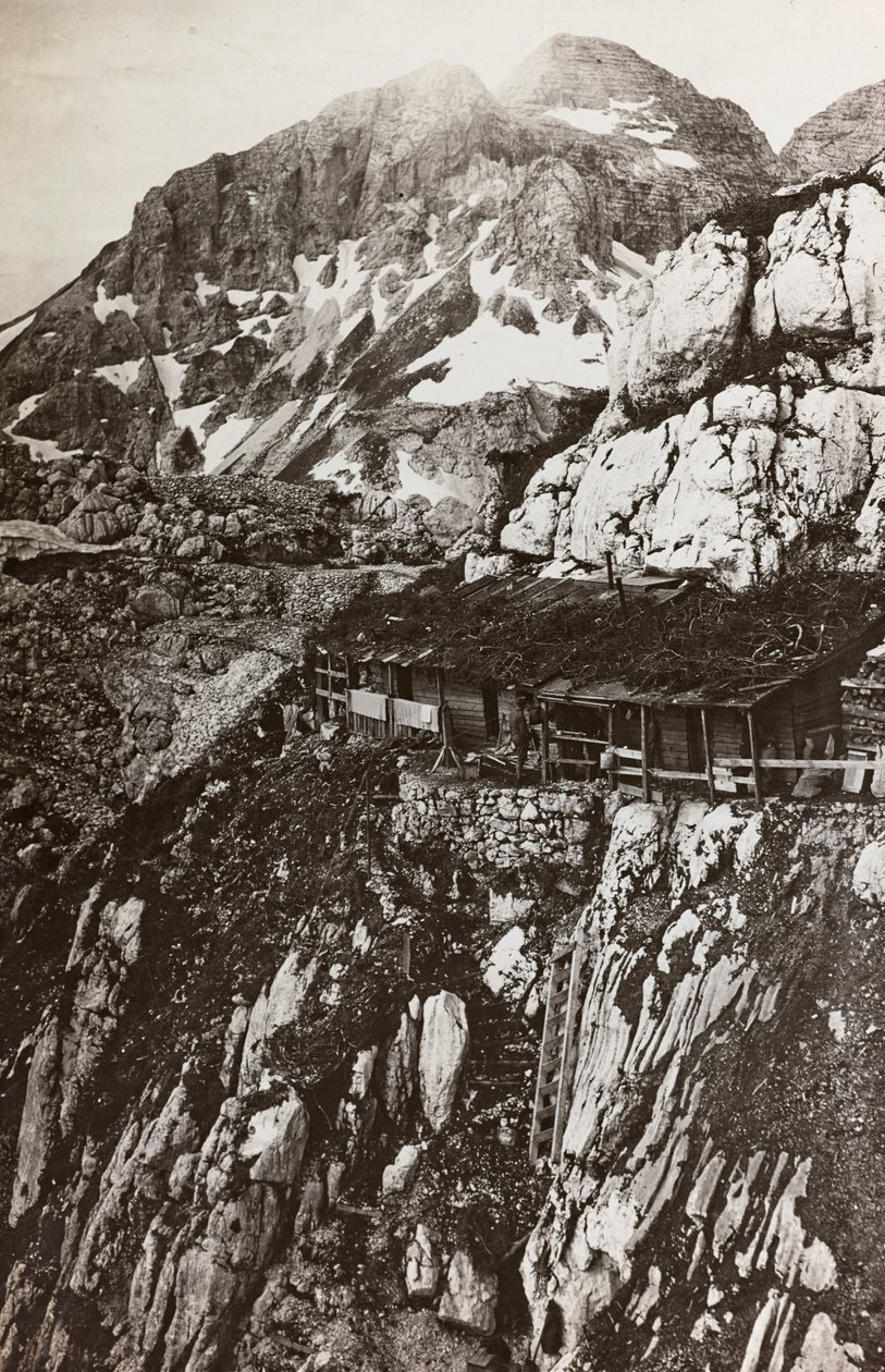 Album "Moje světová válka - vzpomínky na jihozápadní frontu v Korutanech, Itálie, Trentino-Alto Adige) 31.3.1915-12.11. 1918 - Josef Zohles Vídeň ": vojenský tábor hora (čb. od Josef Zohles