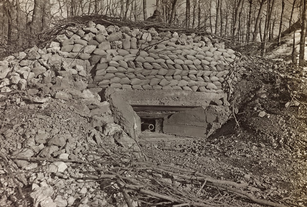 Album "Moje světová válka - vzpomínky na jihozápadní frontu v Korutanech, Itálie, Trentino-Alto Adige) 31.3.1915-12.11. 1918 - Josef Zohles Vídeň ": vojenský bunkr s dělem od Josef Zohles