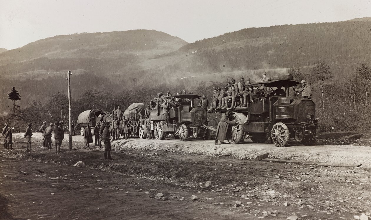 Album "Moje světová válka - vzpomínky na jihozápadní frontu v Korutanech, Itálie, Trentino-Alto Adige) 31.3.1915-12.11. 1918 - Josef Zohles Vídeň ": vojenská vozidla v Hermagu od Josef Zohles