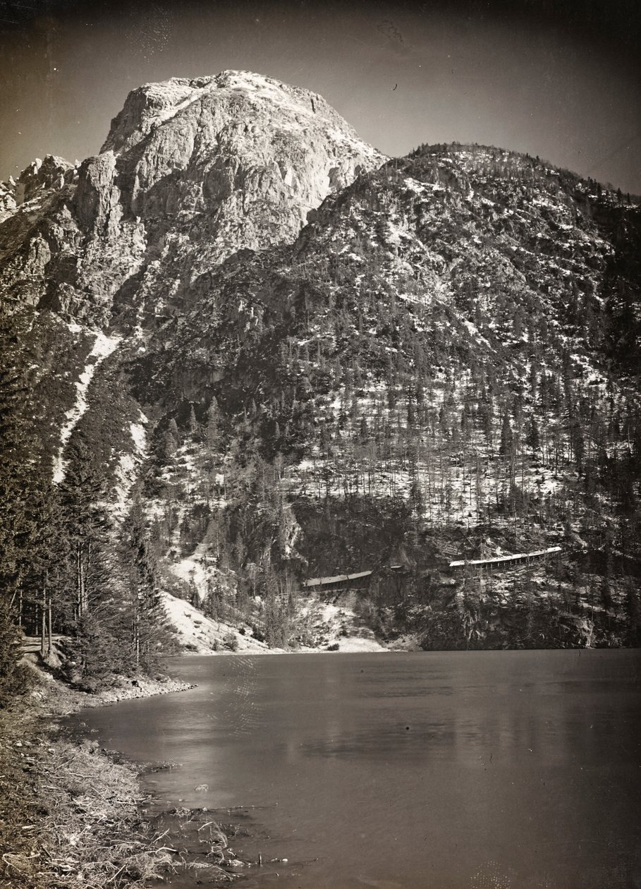 Album "Moje světová válka - vzpomínky na jihozápadní frontu v Korutanech, Itálie, Trentino-Alto Adige) 31.3.1915-12.11. 1918 - Vídeň Josefa Zohleho ": Jezero Predil (nebo Raibl) (čb. od Josef Zohles