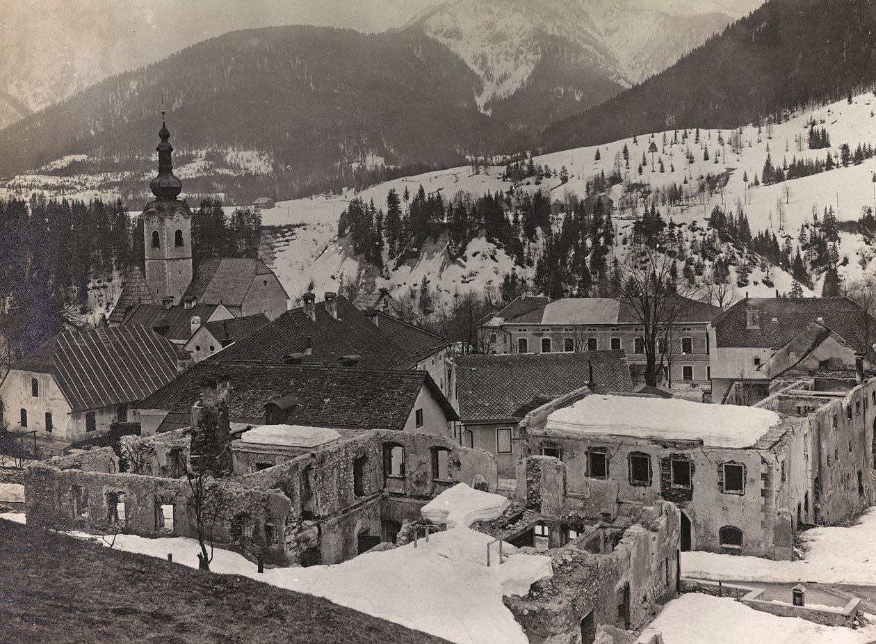 Album "Moje světová válka - vzpomínky na jihozápadní frontu v Korutanech, Itálie, Trentino-Alto Adige) 31.3.1915-12.11. 1918 - Josef Zohles Vídeň ": sutiny v Tarvisiu (čb pho od Josef Zohles