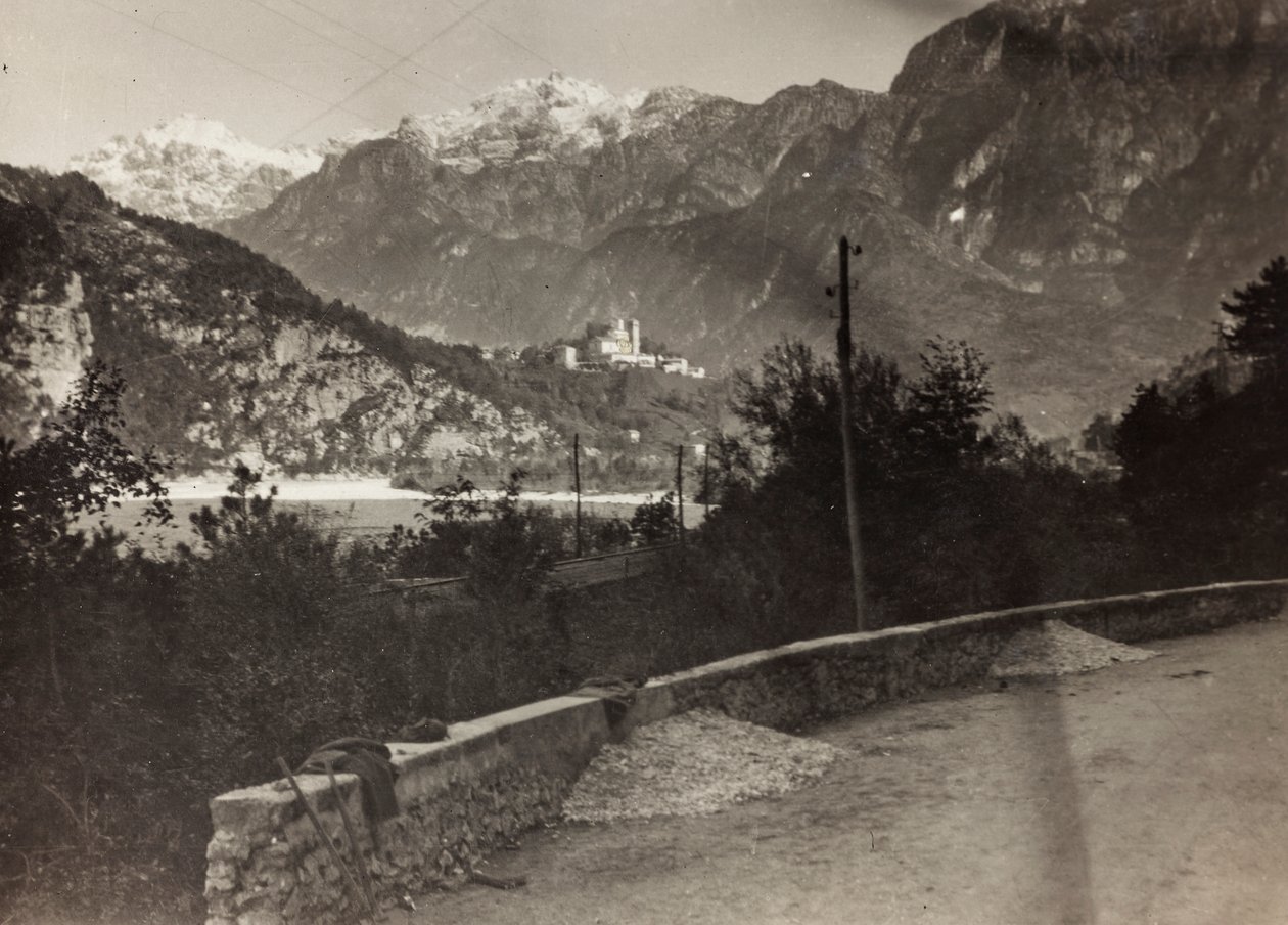Album "Moje světová válka - vzpomínky na jihozápadní frontu v Korutanech, Itálie, Trentino-Alto Adige) 31.3.1915-12.11. 1918 - Vídeň Josefa Zohleho ": válečná zóna (č/b foto) od Josef Zohles