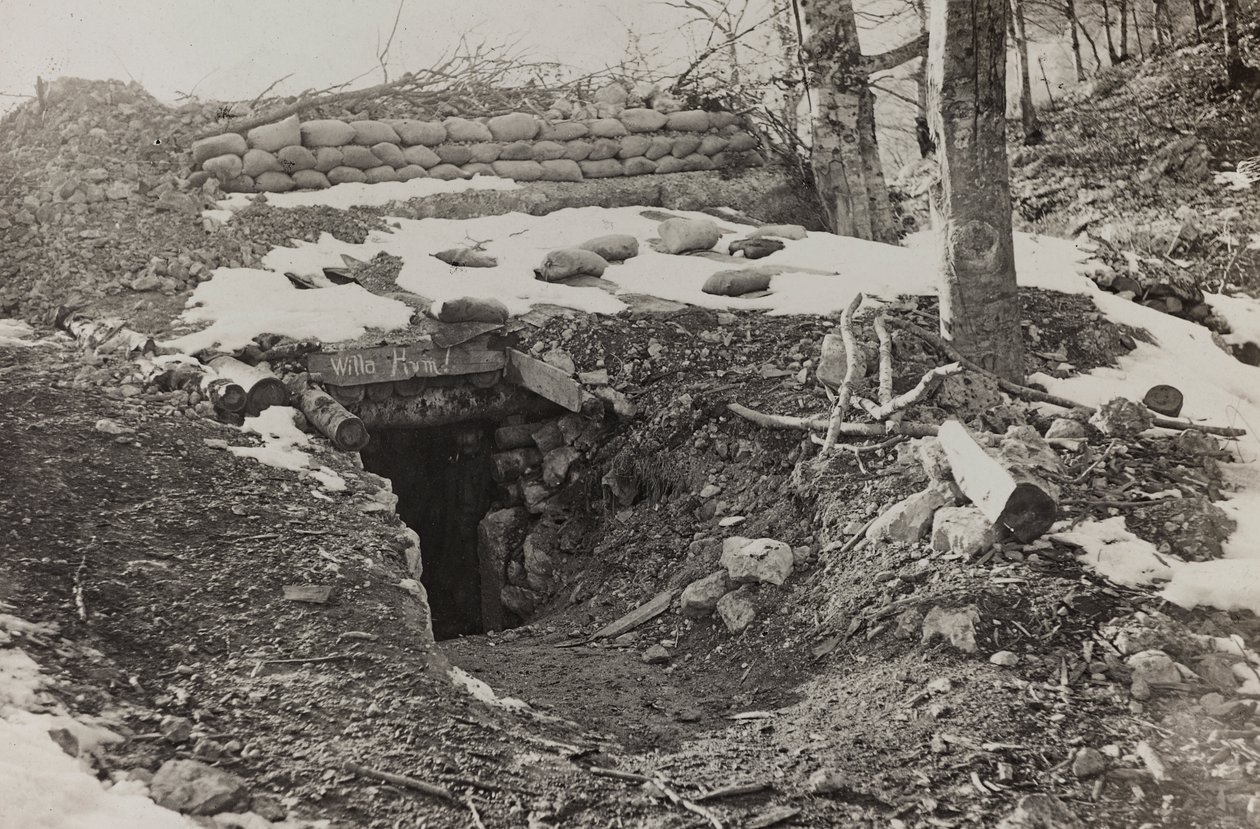 Album "Moje světová válka - vzpomínky na jihozápadní frontu v Korutanech, Itálie, Trentino-Alto Adige) 31.3.1915-12.11. 1918 - Josef Zohles Vídeň ": vojenský bunkr (č/b foto) od Josef Zohles