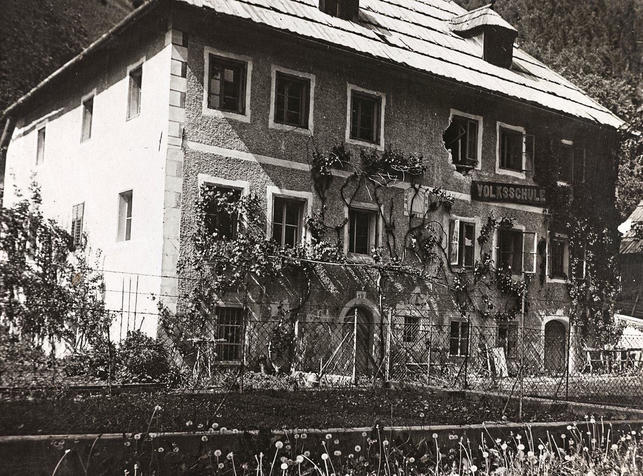 Album "Moje světová válka - vzpomínky na jihozápadní frontu v Korutanech, Itálie, Trentino-Alto Adige) 31.3.1915-12.11. 1918 - Josef Zohles Vídeň ": základní škola Malborghe od Josef Zohles