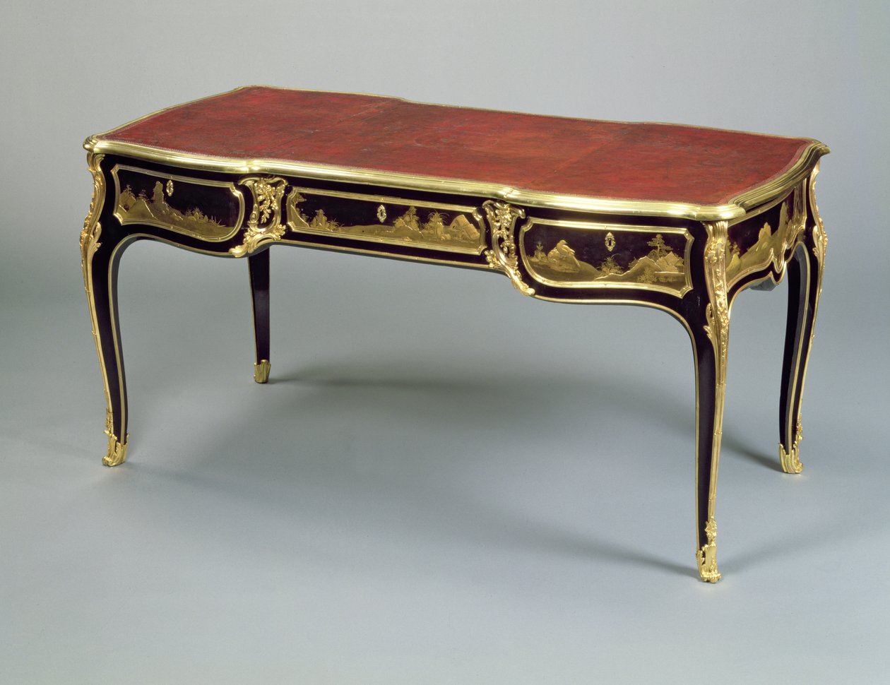 Louis XV Bureau Plat, cca 1775 (lakované, ebonizované dřevo) od Joseph Baumhauer