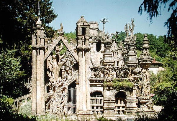 Ideální palác, postavený v letech 1879-1912 od Joseph Ferdinand Cheval