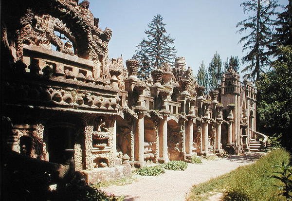 Ideální palác, postavený v letech 1879-1912 od Joseph Ferdinand Cheval