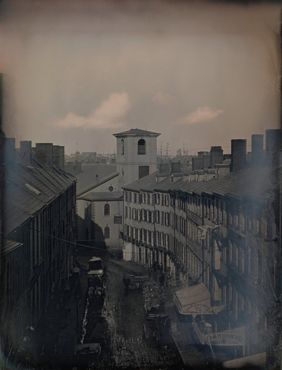 View Down Brattle Street ze Southworth & Hawes Studio na 5 12 Tremont Row, Boston, 1855. Tvůrci: Josiah Johnson Hawes, Albert Sands Southworth. od Josiah Johnson Hawes, Albert Sands Southworth