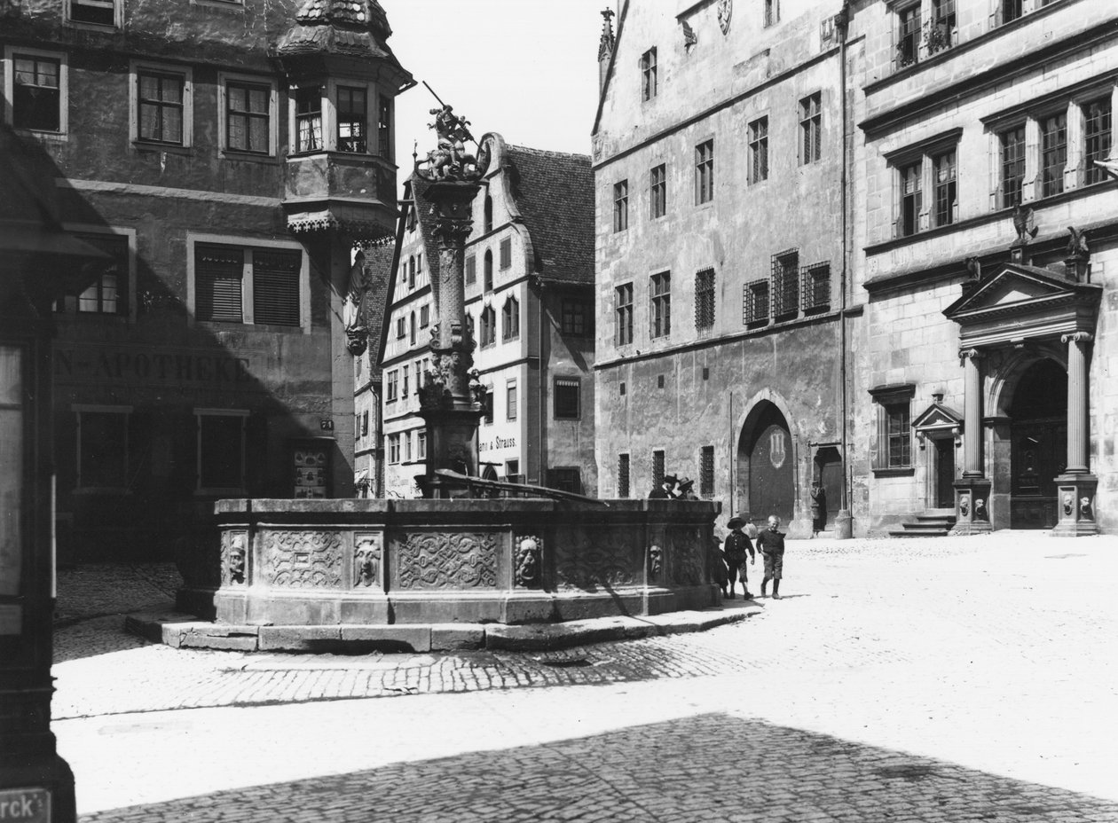 Fontána sv. Georga, Rothenburg ob der Tauber, kolem roku 1910 od Jousset