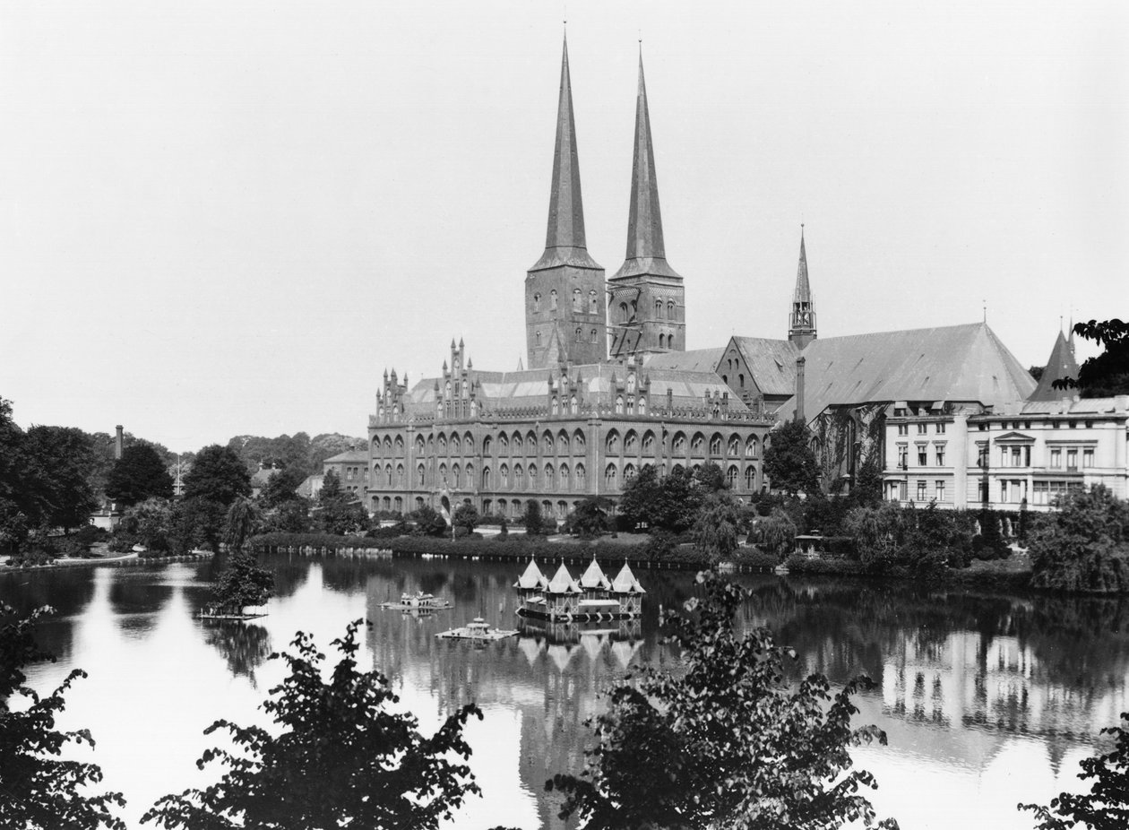 Pohled na muzeum s Marienkirche v pozadí, Lubeck, c.1910 od Jousset
