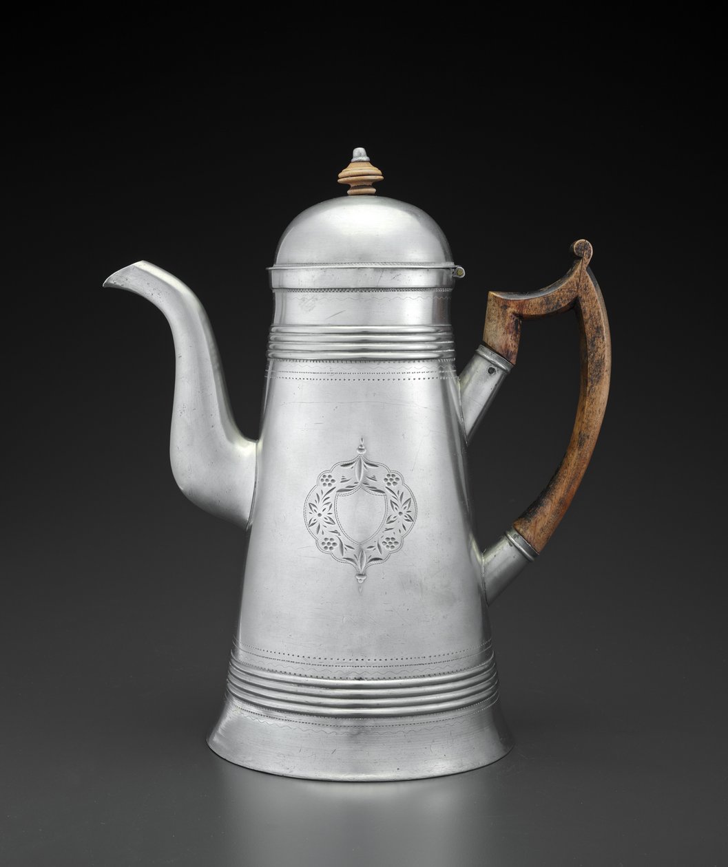 Kávová konvice, c. 1814-1825 (cín, dřevo) od Jr. Ebenezer Smith