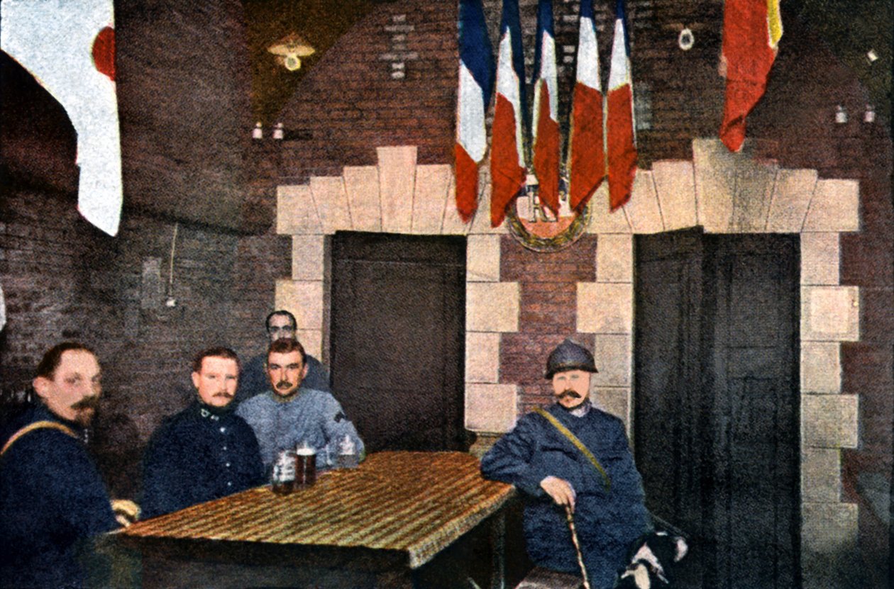 Francouzští vojáci v kuchyni v kasematech, Verdun, září 1916 (autochrom) od Jules Gervais Courtellemont