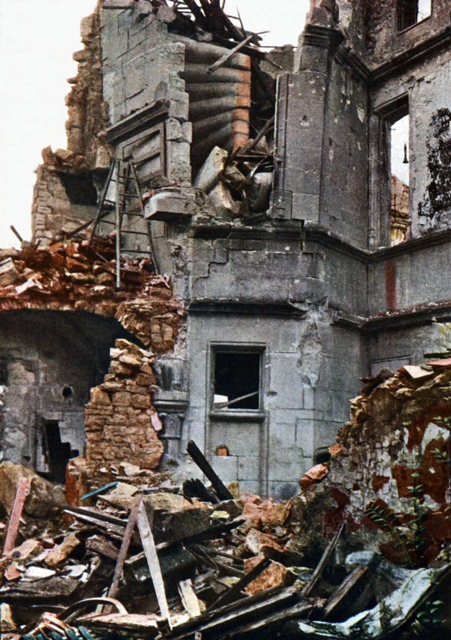 Těžce poškozené Princerie, Verdun, září 1916 (autochrome) od Jules Gervais Courtellemont