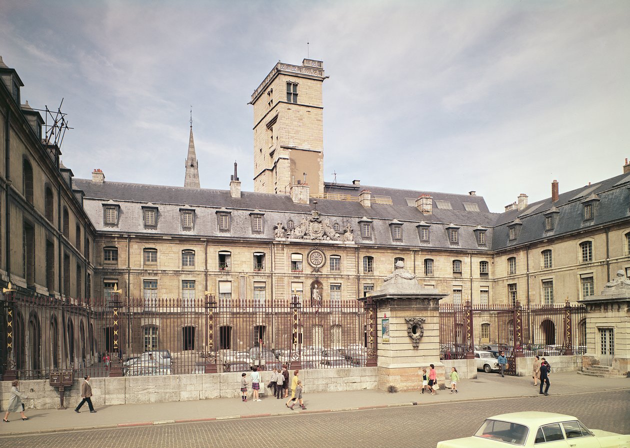 Fasáda Hotel de Ville, bývalý Palais des Etats de Bourgogne od Jules Hardouin Mansart