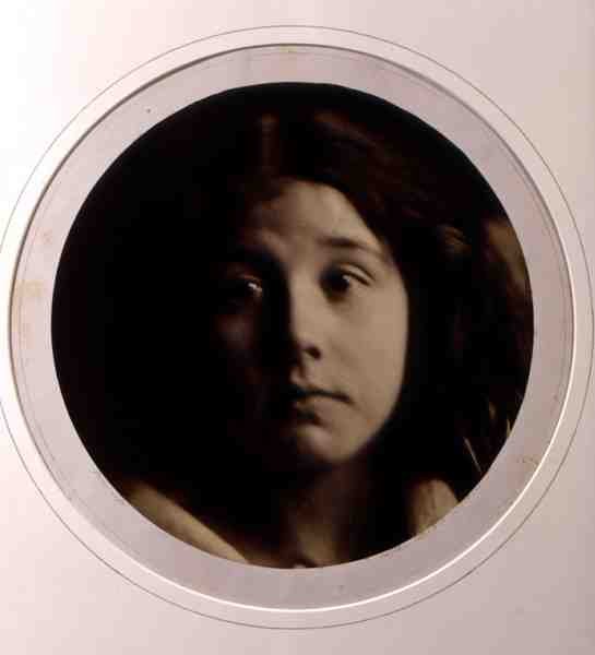 Dětská hlava, cca 1866 (č/b foto) od Julia Margaret Cameron