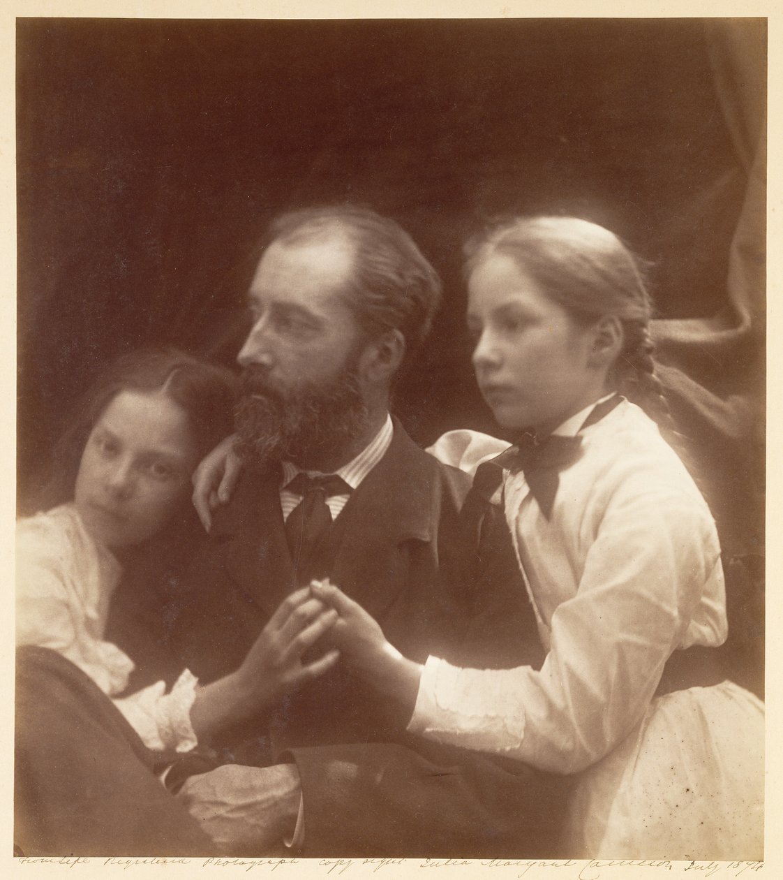Charles Norman se svými dcerami Adeline a Margaret od Julia Margaret Cameron