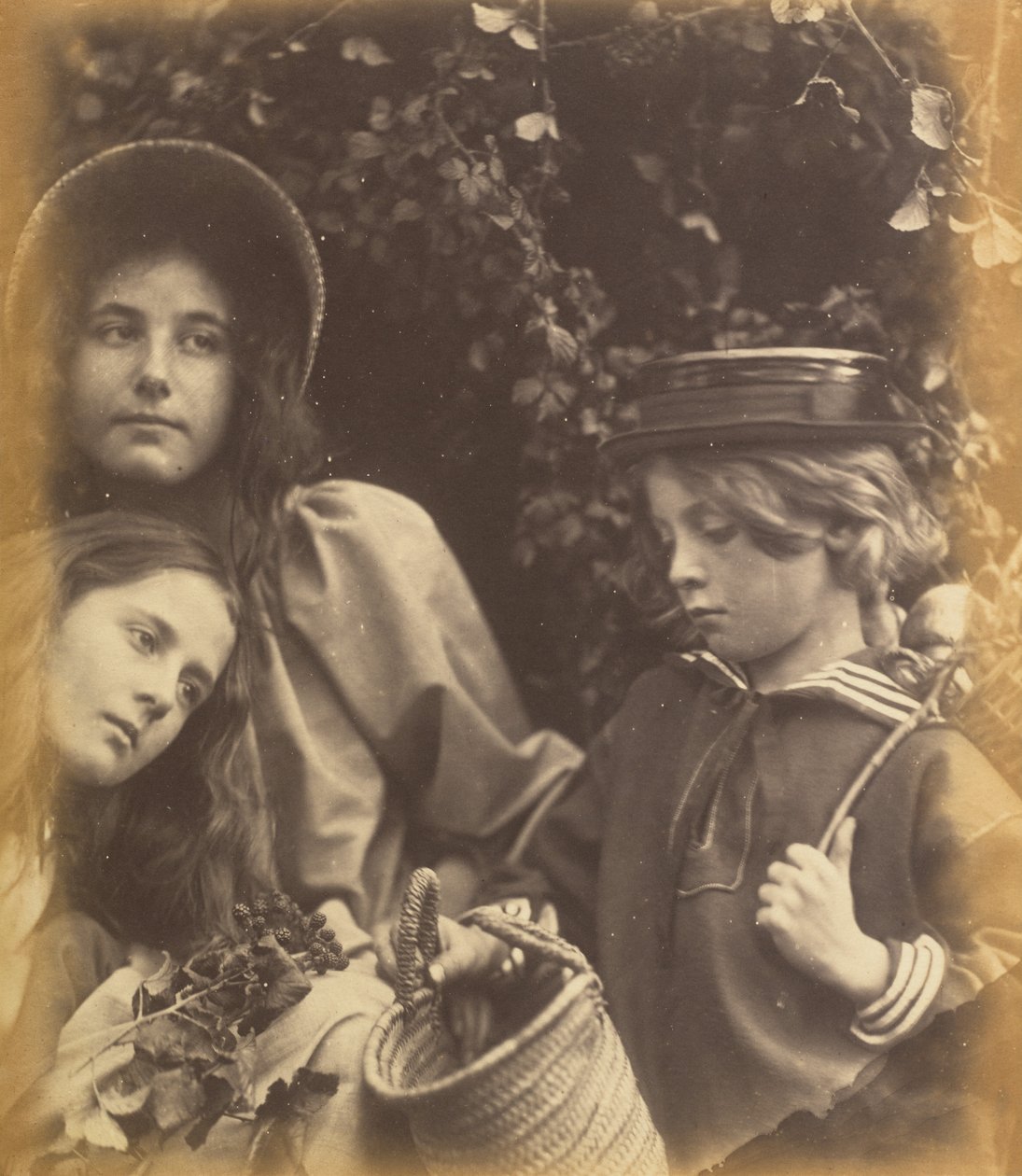 Elizabeth Keown, Kate Keown a Freddy Gould od Julia Margaret Cameron