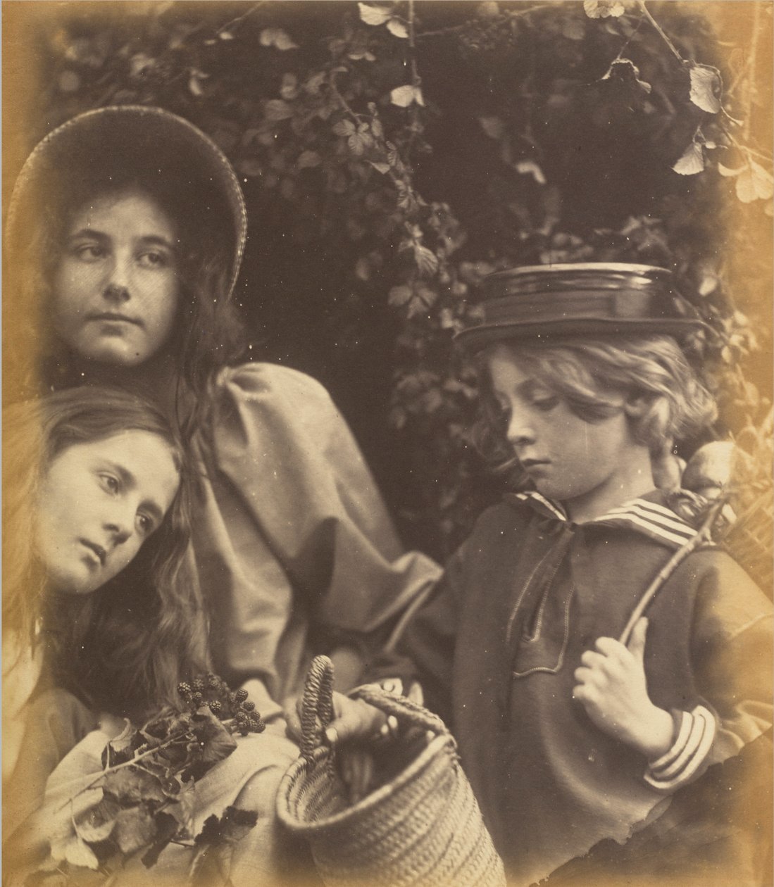 Elizabeth Keown, Kate Keown a Freddy Gould od Julia Margaret Cameron
