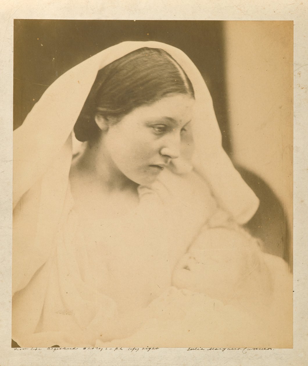 La Madonna Riposata odpočívá v naději, 1864 (albumenová stříbrná fotografie) od Julia Margaret Cameron